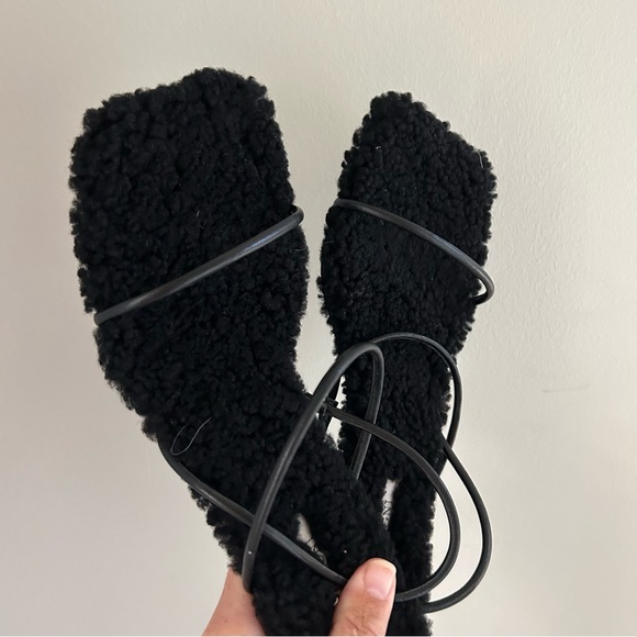 🔥NIB St Agni 🔥Black Shearling Leather Slingback Kitten Heel Sandals Size 38 - Picture 6 of 11